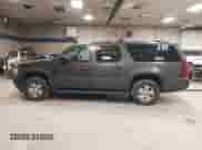 2010 Chevrolet Suburban LT z VIN 1GNUKJE36AR139025, wystawiony jako IAAI lot #41311327 z przebiegiem 201 955 mil mil oraz . Historia ofert i sprzedaży dostępna na DreamBid. Obrazek 14.