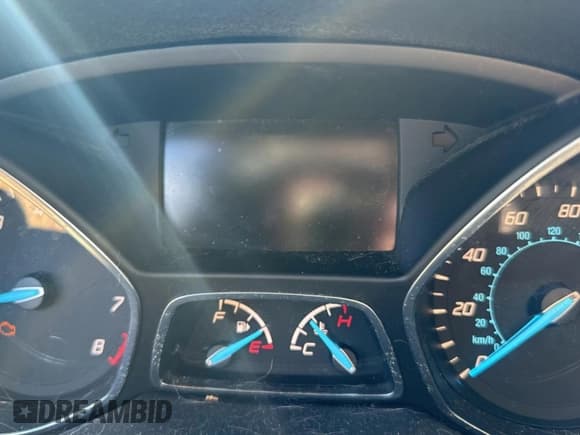 ✅ 2013 Ford Escape SE • VIN: 1FMCU9G95DUD25554 • Lot: 83068844. Wystawiony na Copart z przebiegiem Nie podano. Bezpłatny archiwum sprzedaży aukcyjnych z USA i szczegółowy raport historii pojazdu na DreamBid. Zdjęcie 8.