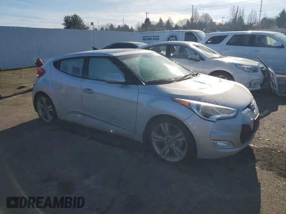 ✅ 2013 Hyundai Veloster w/Black Int • VIN: KMHTC6AD7DU086250 • Lot: 88927285. Wystawiony na Copart z przebiegiem 171 779 mil. Bezpłatny archiwum sprzedaży aukcyjnych z USA i szczegółowy raport historii pojazdu na DreamBid. Zdjęcie 4.