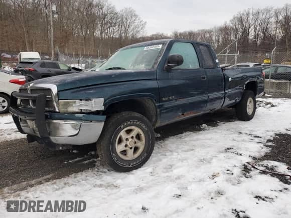 1998 Dodge 1500 с VIN 3B7HF13YXWG188832, выставлен на аукционе Copart как лот 88266405 с пробегом Не указан миль и Списание • Salvage title. История ставок и продаж доступна на DreamBid. Изображение 1.