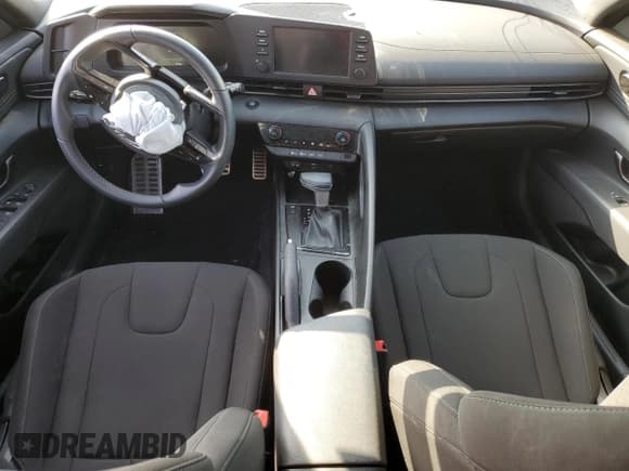 ✅ 2025 Hyundai Elantra SEL Sport • VIN: KMHLM4DG0SU927989 • Lot: 81046305. Listed on Copart with 9,734 mi. Free auction sales archive from the USA and detailed vehicle history report at DreamBid. Image 8.