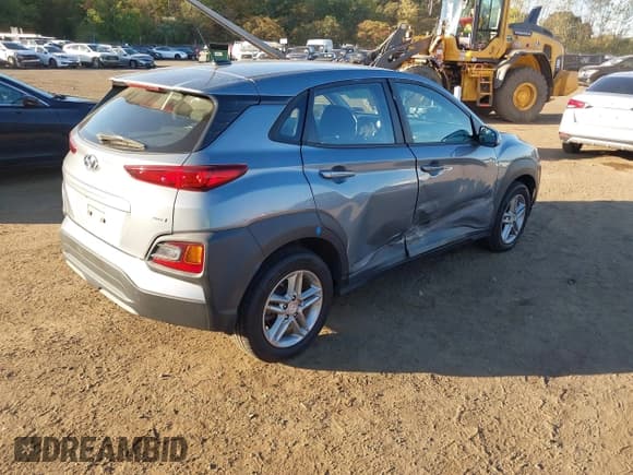 ✅ 2020 Hyundai Kona SE • VIN: KM8K1CAA9LU402817 • Лот: 43324101. Опубликован ранее на IAAI с пробегом 57 141 миль. Бесплатный доступ к архиву аукционных продаж из США и подробный отчёт об истории автомобиля на DreamBid. Изображение 4.