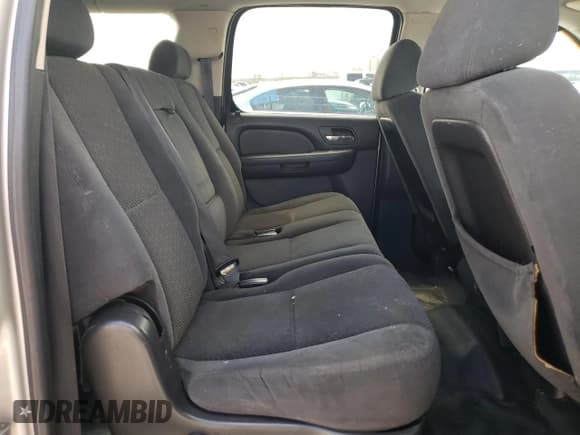 ✅ 2008 Chevrolet Suburban Commercial • VIN: 1GNFC16J78R161970 • Lot: 65910715. Wystawiony na Copart z przebiegiem Nie podano. Bezpłatny archiwum sprzedaży aukcyjnych z USA i szczegółowy raport historii pojazdu na DreamBid. Zdjęcie 11.