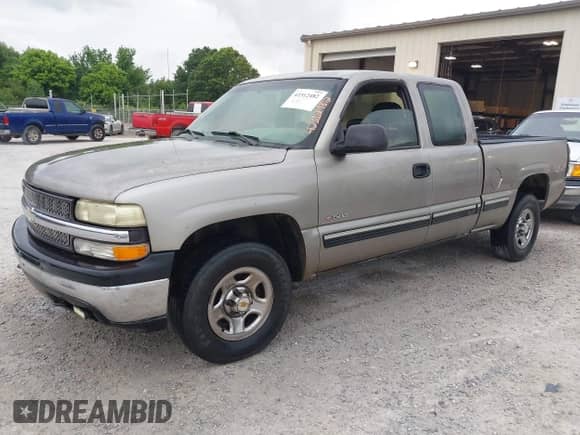 ✅ 2000 Chevrolet Silverado 1500 LS • VIN: 2GCEK19V6Y1387304 • Lot: 42312482. Wystawiony na IAAI z przebiegiem 279 382 mil mil. Skorzystaj z bezpłatnego archiwum sprzedaży aukcyjnych z USA i zobacz szczegółowy raport historii pojazdu na DreamBid. Zdjęcie 6.