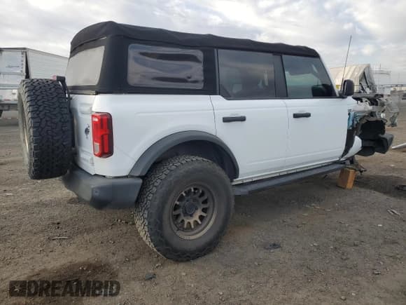 ✅ 2022 Ford Bronco Big Bend • VIN: 1FMDE5BH8NLA87120 • Lot: 86122065. Wystawiony na Copart z przebiegiem 33 552 mil. Bezpłatny archiwum sprzedaży aukcyjnych z USA i szczegółowy raport historii pojazdu na DreamBid. Zdjęcie 3.