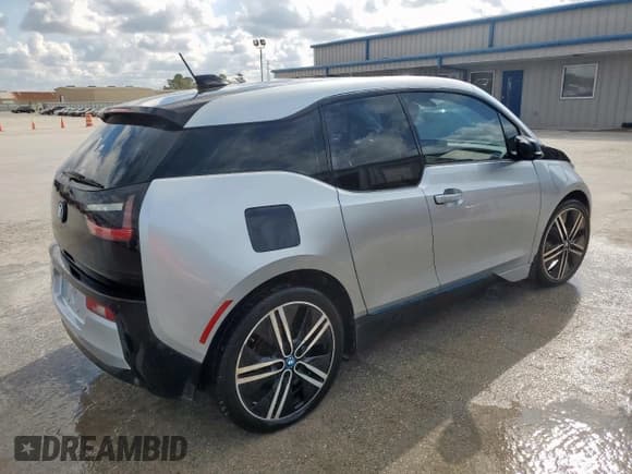 ✅ 2015 BMW i3 • VIN: WBY1Z4C59FV504047 • Лот: 92478395. Опубликован ранее на Copart с пробегом 120 228 миль. Бесплатный доступ к архиву аукционных продаж из США и подробный отчёт об истории автомобиля на DreamBid. Изображение 3.