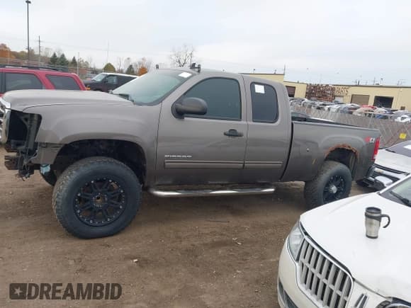 ✅ 2012 GMC Sierra 1500 SLE • VIN: 1GTR2VE77CZ333493 • Лот: 43629482. Опубликован ранее на IAAI с пробегом Не указан. Бесплатный доступ к архиву аукционных продаж из США и подробный отчёт об истории автомобиля на DreamBid. Изображение 14.