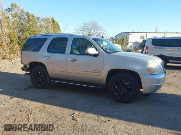 ✅ 2011 GMC Yukon Denali • VIN: 1GKS2EEF4BR102689 • Lot: 43733886. Listed on IAAI with 206,458 mi. Free auction sales archive from the USA and detailed vehicle history report at DreamBid. Image 13.