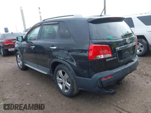 ✅ 2013 Kia Sorento EX • VIN: 5XYKU4A69DG365736 • Lot: 42127780. Listed on IAAI with 184,410 mi. Free auction sales archive from the USA and detailed vehicle history report at DreamBid. Image 3.