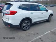 ✅ 2024 Subaru Ascent Touring • VIN: 4S4WMAWD0R3408522 • Lot: 42095614. Listed on IAAI with 26,885 mi. Free auction sales archive from the USA and detailed vehicle history report at DreamBid. Image 4.