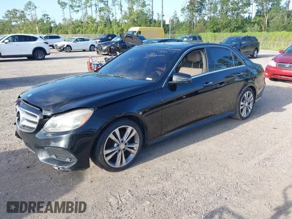 ✅ 2014 Mercedes-Benz E 350 Luxury • VIN: WDDHF8JB8EA994534 • Lot: 42949456. Wystawiony na IAAI z przebiegiem 139 200 mil. Bezpłatny archiwum sprzedaży aukcyjnych z USA i szczegółowy raport historii pojazdu na DreamBid. Zdjęcie 2.