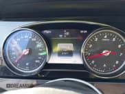 ✅ 2017 Mercedes-Benz E 300 Luxury • VIN: WDDZF4JB4HA186165 • Lot: 43423074. Wystawiony na IAAI z przebiegiem 81 871 mil. Bezpłatny archiwum sprzedaży aukcyjnych z USA i szczegółowy raport historii pojazdu na DreamBid. Zdjęcie 7.