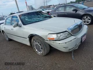 ✅ 2007 Lincoln Town Car Signature Limited • VIN: 1LNHM82V97Y629195 • Лот: 42910669. Опубликован ранее на IAAI с пробегом 157 223 миль. Бесплатный доступ к архиву аукционных продаж из США и подробный отчёт об истории автомобиля на DreamBid. Изображение 1.