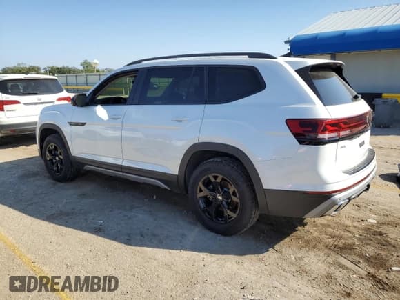 ✅ 2024 Volkswagen Atlas Peak Edition SEL • VIN: 1V2GR2CA9RC568696 • Lot: 81462615. Listed on Copart with 20,394 mi. Free auction sales archive from the USA and detailed vehicle history report at DreamBid. Image 2.