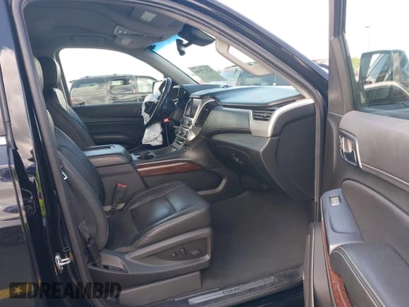 ✅ 2019 GMC Yukon XL SLT • VIN: 1GKS1GKC5KR393986 • Lot: 42215546. Wystawiony na IAAI z przebiegiem 222 156 mil. Bezpłatny archiwum sprzedaży aukcyjnych z USA i szczegółowy raport historii pojazdu na DreamBid. Zdjęcie 5.