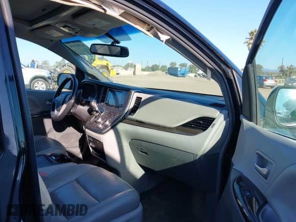 ✅ 2017 Toyota Sienna XLE Premium • VIN: 5TDYZ3DC0HS875439 • Lot: 43083491. Listed on IAAI with 179,323 mi. Free auction sales archive from the USA and detailed vehicle history report at DreamBid. Image 5.