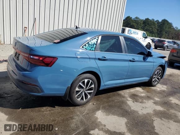 ✅ 2025 Volkswagen Jetta S • VIN: 3VW5X7BU6SM041546 • Lot: 87421685. Listed on Copart with 21,340 mi. Free auction sales archive from the USA and detailed vehicle history report at DreamBid. Image 3.