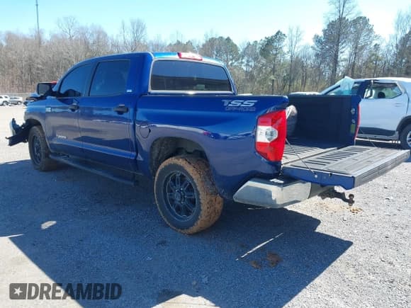 ✅ 2015 Toyota Tundra SR5 • VIN: 5TFDW5F18FX463923 • Lot: 41625161. Listed on IAAI with 159,323 mi. Free auction sales archive from the USA and detailed vehicle history report at DreamBid. Image 3.
