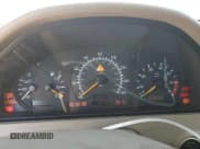 ✅ 1999 Mercedes-Benz C 230/260/280/320 • VIN: WDBHA24GXXA705698 • Lot: 54093535. Wystawiony na Copart z przebiegiem 184 453 mil. Bezpłatny archiwum sprzedaży aukcyjnych z USA i szczegółowy raport historii pojazdu na DreamBid. Zdjęcie 9.