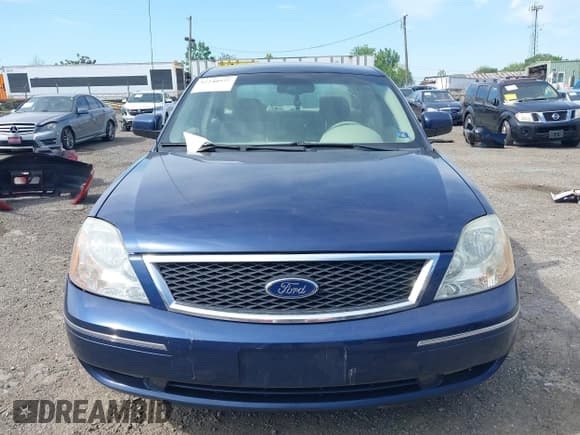 ✅ 2005 Ford Five Hundred SEL • VIN: 1FAFP241X5G139965 • Lot: 42240977. Listed on IAAI with 241,204 mi. Free auction sales archive from the USA and detailed vehicle history report at DreamBid. Image 11.