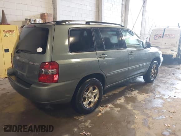 ✅ 2005 Toyota Highlander • VIN: JTEDD21AX50113675 • Lot: 43841872. Wystawiony na IAAI z przebiegiem 211 020 mil. Bezpłatny archiwum sprzedaży aukcyjnych z USA i szczegółowy raport historii pojazdu na DreamBid. Zdjęcie 4.