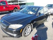 ✅ 2013 BMW 5 Series 528i xDrive • VIN: WBAXH5C57DD111829 • Lot: 43928316. Wystawiony na IAAI z przebiegiem 134 712 mil. Bezpłatny archiwum sprzedaży aukcyjnych z USA i szczegółowy raport historii pojazdu na DreamBid. Zdjęcie 2.