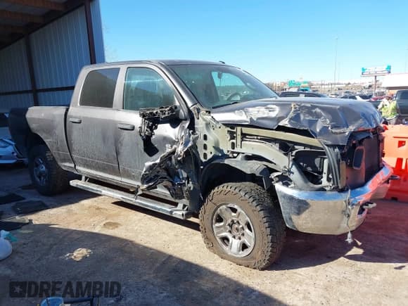 ✅ 2018 Ram 2500 Tradesman • VIN: 3C6UR5CL2JG379050 • Lot: 41534736. Listed on IAAI with 172,792 mi. Free auction sales archive from the USA and detailed vehicle history report at DreamBid. Image 14.