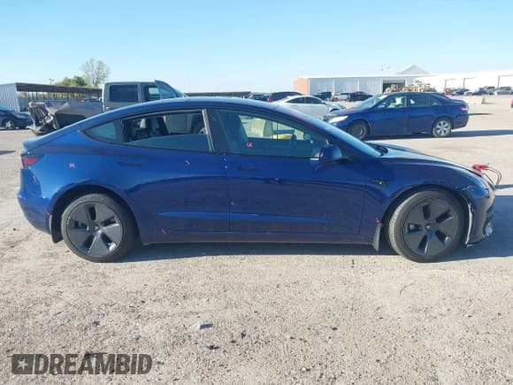 ✅ 2022 Tesla Model 3 Long Range • VIN: 5YJ3E1EB3NF196491 • Lot: 43581396. Wystawiony na IAAI z przebiegiem 46 918 mil. Bezpłatny archiwum sprzedaży aukcyjnych z USA i szczegółowy raport historii pojazdu na DreamBid. Zdjęcie 13.