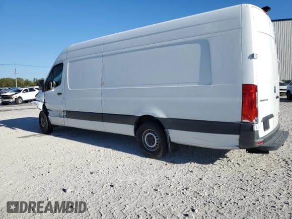 ✅ 2019 Mercedes-Benz Sprinter • VIN: WD3PF1CD2KP139648 • Lot: 71489624. Wystawiony na Copart z przebiegiem 821 mil. Bezpłatny archiwum sprzedaży aukcyjnych z USA i szczegółowy raport historii pojazdu na DreamBid. Zdjęcie 2.