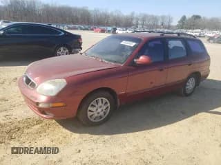 ✅ 2000 Daewoo Nubira CDX • VIN: KLAJB82Z7YK546648 • Lot: 43050445. Wystawiony na Copart z przebiegiem 77 874 mil. Bezpłatny archiwum sprzedaży aukcyjnych z USA i szczegółowy raport historii pojazdu na DreamBid. Zdjęcie 1.