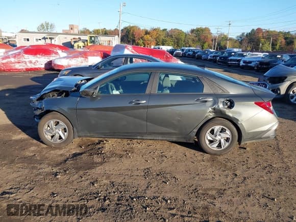 ✅ 2024 Hyundai Elantra SE • VIN: KMHLL4DG3RU784047 • Lot: 43445106. Wystawiony na IAAI z przebiegiem 16 015 mil. Bezpłatny archiwum sprzedaży aukcyjnych z USA i szczegółowy raport historii pojazdu na DreamBid. Zdjęcie 14.