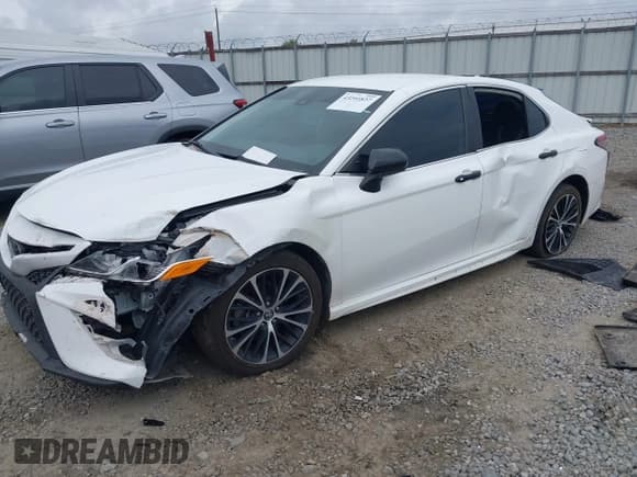 ✅ 2019 Toyota Camry SE • VIN: 4T1B11HK9KU700236 • Лот: 43291827. Опубликован ранее на IAAI с пробегом 132 071 миль. Бесплатный доступ к архиву аукционных продаж из США и подробный отчёт об истории автомобиля на DreamBid. Изображение 2.