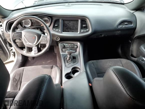 ✅ 2018 Dodge Challenger R/T Scat Pack • VIN: 2C3CDZFJXJH220057 • Лот: 49020323. Опубликован ранее на Copart с пробегом 48 442 миль. Бесплатный доступ к архиву аукционных продаж из США и подробный отчёт об истории автомобиля на DreamBid. Изображение 8.