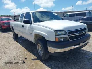 ✅ 2007 Chevrolet Silverado 2500HD Work Truck • VIN: 1GCHC29U77E123383 • Lot: 42443583. Listed on IAAI with 302,932 mi. Free auction sales archive from the USA and detailed vehicle history report at DreamBid. Image 1.