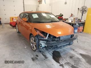 ✅ 2016 Hyundai Veloster • VIN: KMHTC6AD3GU273263 • Lot: 41352462. Wystawiony na IAAI z przebiegiem 80 742 mil. Bezpłatny archiwum sprzedaży aukcyjnych z USA i szczegółowy raport historii pojazdu na DreamBid. Zdjęcie 1.