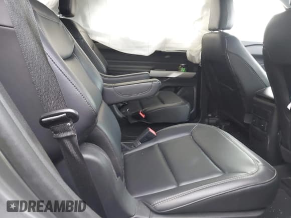 ✅ 2023 Ford Explorer XLT • VIN: 1FMSK7DH5PGB87020 • Lot: 42073764. Wystawiony na IAAI z przebiegiem 35 121 mil. Bezpłatny archiwum sprzedaży aukcyjnych z USA i szczegółowy raport historii pojazdu na DreamBid. Zdjęcie 8.