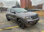 ✅ 2017 Jeep Grand Cherokee Altitude • VIN: 1C4RJFAG8HC848866 • Лот: 94340565. Опубликован ранее на Copart с пробегом 181 984 миль. Бесплатный доступ к архиву аукционных продаж из США и подробный отчёт об истории автомобиля на DreamBid. Изображение 1.