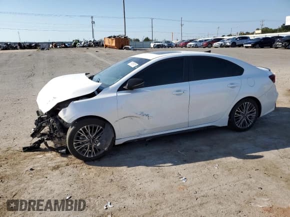 ✅ 2024 Kia Forte GT-Line • VIN: 3KPF54AD8RE803311 • Lot: 81745615. Listed on Copart with 20,434 mi. Free auction sales archive from the USA and detailed vehicle history report at DreamBid. Image 1.