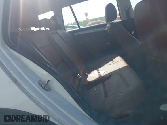 ✅ 2019 Volkswagen Golf S • VIN: 3VWH17AUXKM501078 • Lot: 42158280. Wystawiony na IAAI z przebiegiem 57 049 mil. Bezpłatny archiwum sprzedaży aukcyjnych z USA i szczegółowy raport historii pojazdu na DreamBid. Zdjęcie 8.