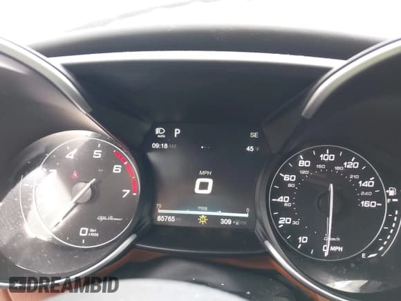 ✅ 2017 Alfa Romeo Giulia Ti • VIN: ZARFAEEN2H7557283 • Lot: 41727660. Listed on IAAI with 85,765 mi. Free auction sales archive from the USA and detailed vehicle history report at DreamBid. Image 7.