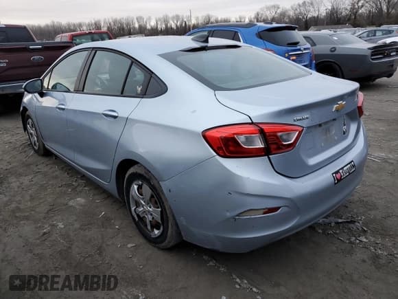 ✅ 2017 Chevrolet Cruze LS • VIN: 1G1BC5SM1H7278284 • Лот: 69682272. Опубликован ранее на Copart с пробегом 95 730 миль. Бесплатный доступ к архиву аукционных продаж из США и подробный отчёт об истории автомобиля на DreamBid. Изображение 2.