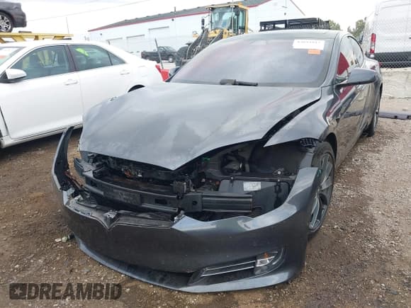 ✅ 2016 Tesla Model S 90D • VIN: 5YJSA1E23GF166644 • Лот: 43094917. Опубликован ранее на IAAI с пробегом 99 374 миль. Бесплатный доступ к архиву аукционных продаж из США и подробный отчёт об истории автомобиля на DreamBid. Изображение 6.