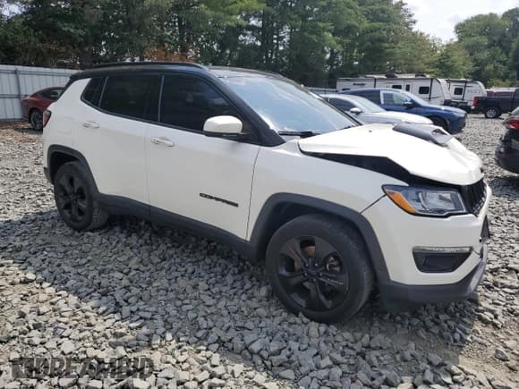 ✅ 2019 Jeep Compass Altitude • VIN: 3C4NJDBB7KT761154 • Lot: 67328285. Wystawiony na Copart z przebiegiem 74 824 mil. Bezpłatny archiwum sprzedaży aukcyjnych z USA i szczegółowy raport historii pojazdu na DreamBid. Zdjęcie 4.
