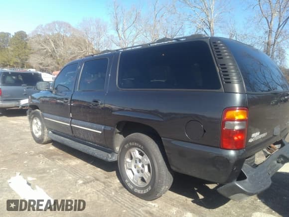 ✅ 2003 Chevrolet Suburban LT • VIN: 3GNEC16Z43G143744 • Lot: 41446890. Listed on IAAI with Not provided. Free auction sales archive from the USA and detailed vehicle history report at DreamBid. Image 3.