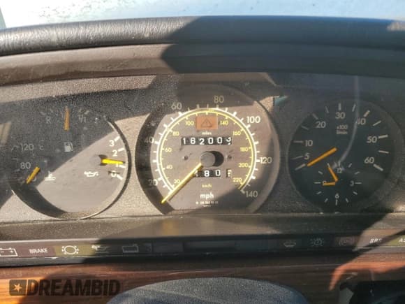 ✅ 1991 Mercedes-Benz 350 • VIN: WDBCB35E3MA594188 • Lot: 42634585. Wystawiony na Copart z przebiegiem 162 003 mil. Bezpłatny archiwum sprzedaży aukcyjnych z USA i szczegółowy raport historii pojazdu na DreamBid. Zdjęcie 9.