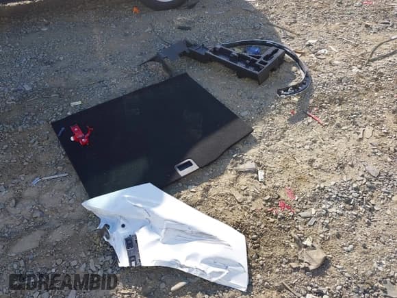 ✅ 2024 Ford Escape ST-Line Select • VIN: 1FMCU9NZ6RUB39581 • Lot: 43423638. Wystawiony na IAAI z przebiegiem 17 196 mil. Bezpłatny archiwum sprzedaży aukcyjnych z USA i szczegółowy raport historii pojazdu na DreamBid. Zdjęcie 12.