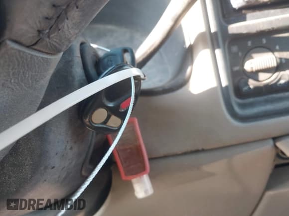 ✅ 2002 Chevrolet Silverado 1500 LT • VIN: 2GCEK19T521300014 • Lot: 43177282. Listed on IAAI with Not provided. Free auction sales archive from the USA and detailed vehicle history report at DreamBid. Image 11.