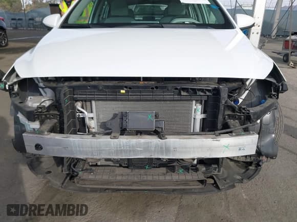 ✅ 2020 Hyundai Ioniq SE • VIN: KMHC75LJXLU068566 • Lot: 41048842. Wystawiony na IAAI z przebiegiem 39 232 mil. Bezpłatny archiwum sprzedaży aukcyjnych z USA i szczegółowy raport historii pojazdu na DreamBid. Zdjęcie 6.