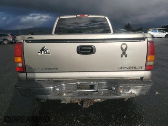 ✅ 2000 Chevrolet Silverado 1500 LS • VIN: 2GCEC19T1Y1277823 • Lot: 93147085. Listed on Copart with 171,075 mi. Free auction sales archive from the USA and detailed vehicle history report at DreamBid. Image 6.