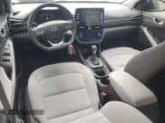 ✅ 2021 Hyundai Ioniq SE • VIN: KMHC75LC2MU252774 • Lot: 47919995. Wystawiony na Copart z przebiegiem 84 028 mil. Bezpłatny archiwum sprzedaży aukcyjnych z USA i szczegółowy raport historii pojazdu na DreamBid. Zdjęcie 8.